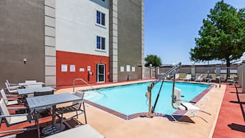 Außenpool (je nach Saison geöffnet)