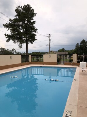 Utomhuspool