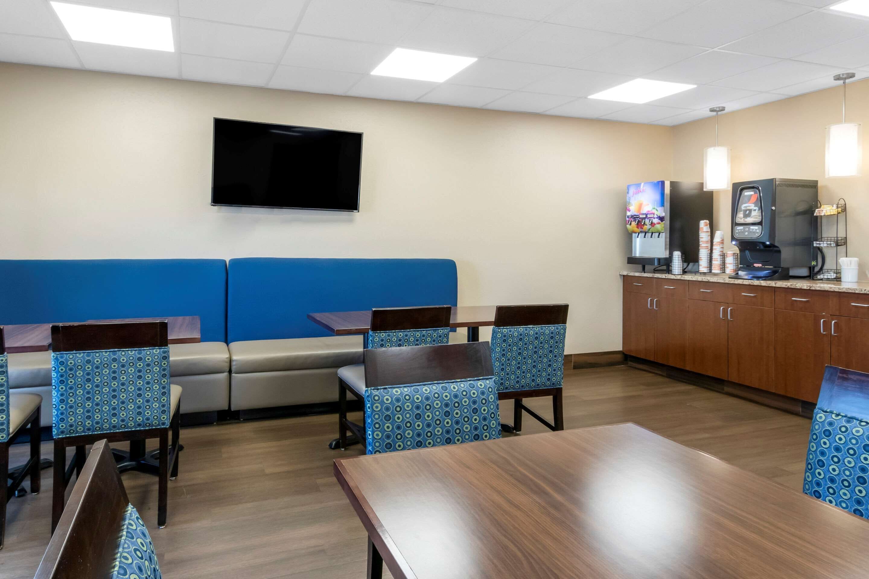 free daily on-the-go breakfast