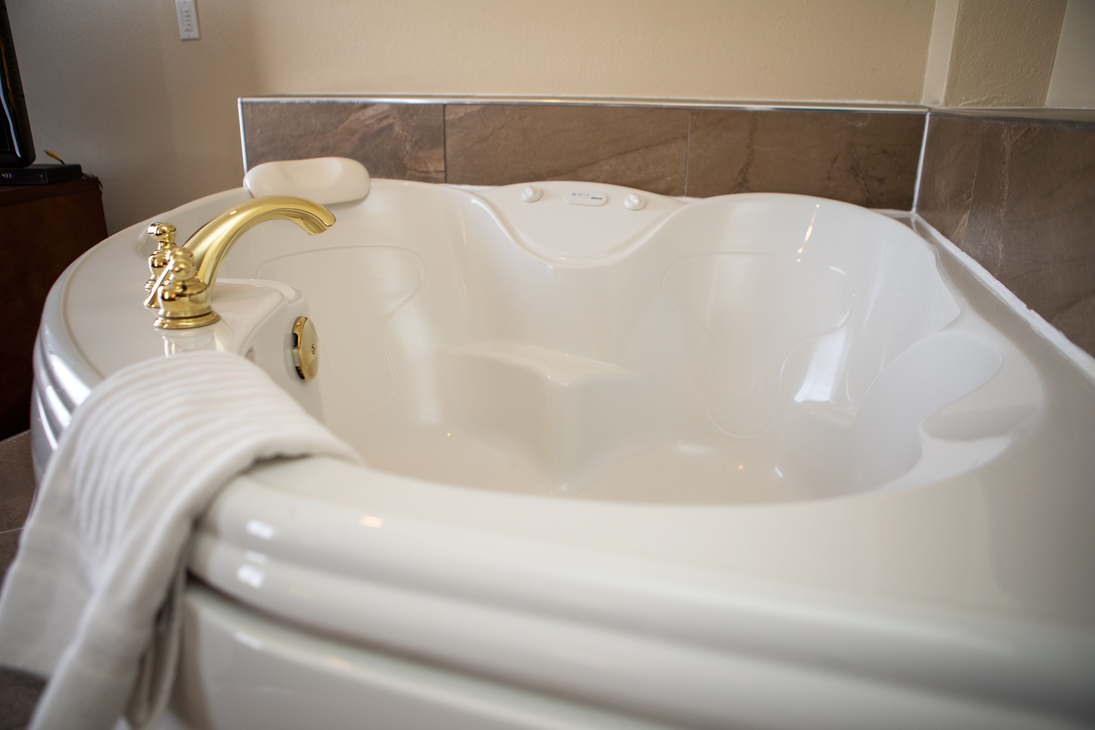 desk, blackout curtains, iron/ironing board, free wifi