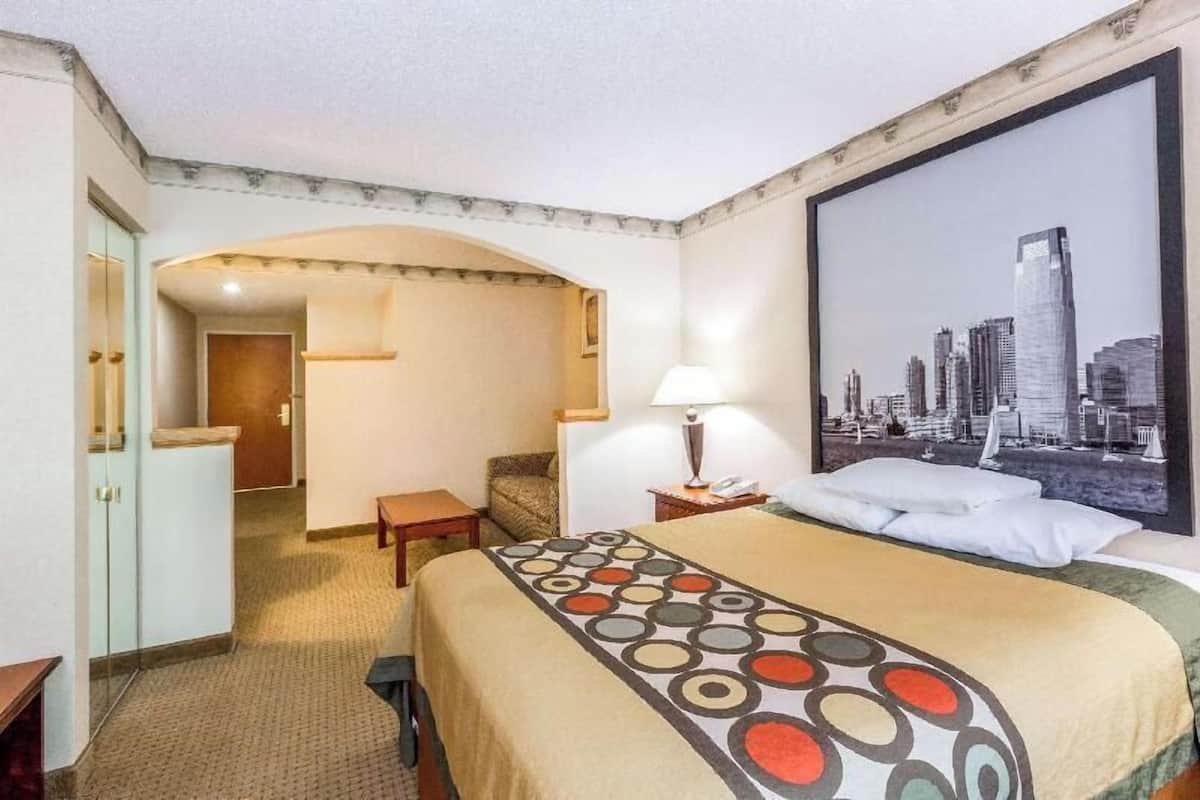 Desk, iron/ironing board, free cribs/infant beds, free WiFi