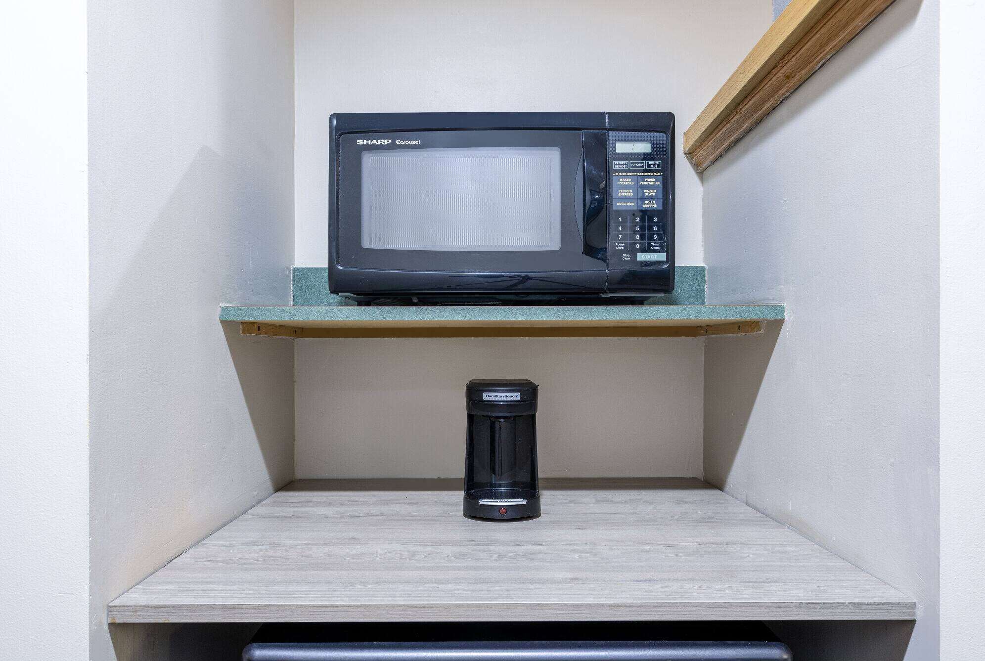 studio suite, 1 queen bed, accessible, non smoking (mobility) | desk, iron/ironing board, free cots/infant beds, free wifi