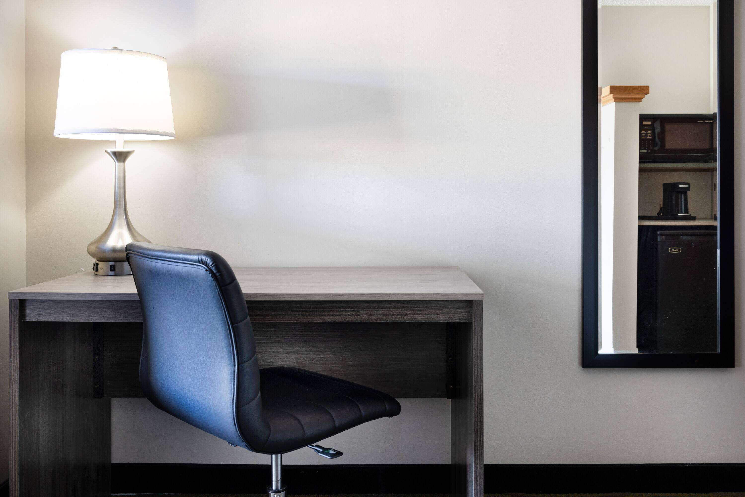 studio suite, 1 queen bed, accessible, non smoking (mobility, bathtub) | desk, iron/ironing board, free cots/infant beds, free wifi