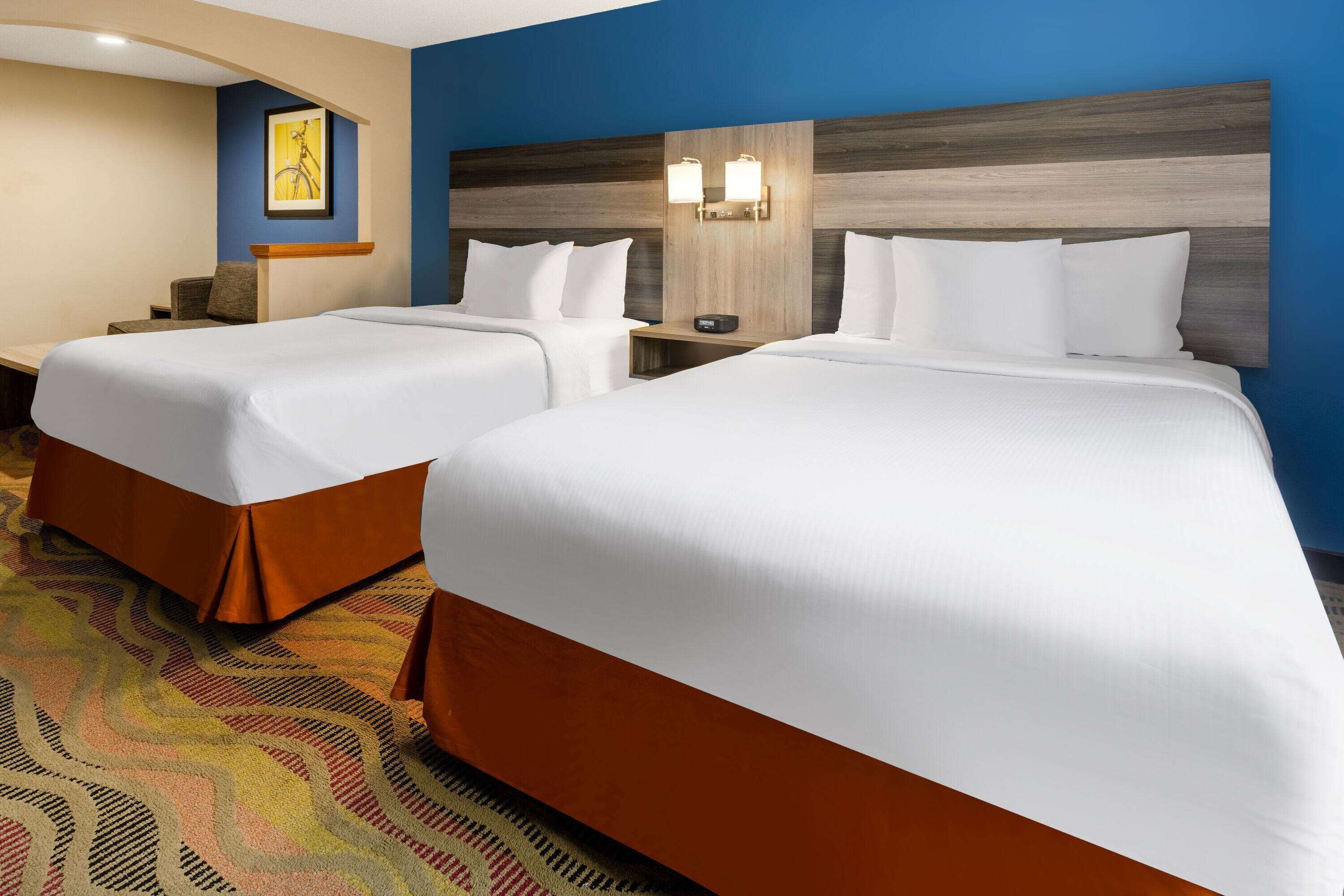 studio suite, 2 double beds, non smoking | desk, iron/ironing board, free cots/infant beds, free wifi