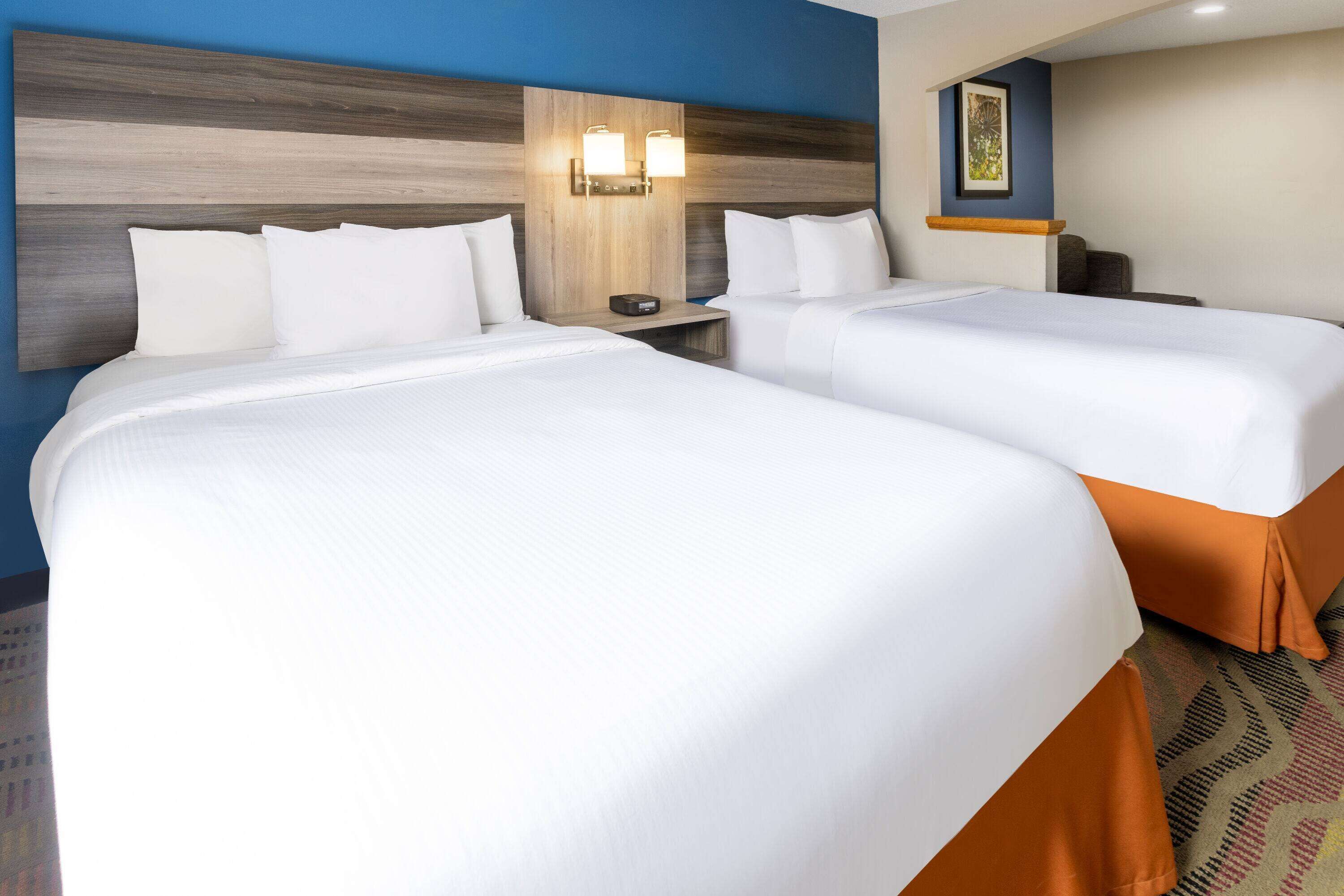 Escriptori, planxa i posts de planxar i bressols gratuïts 