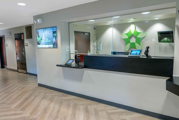 Lobby - Extended Stay America Suites Boston Braintree (Braintree)