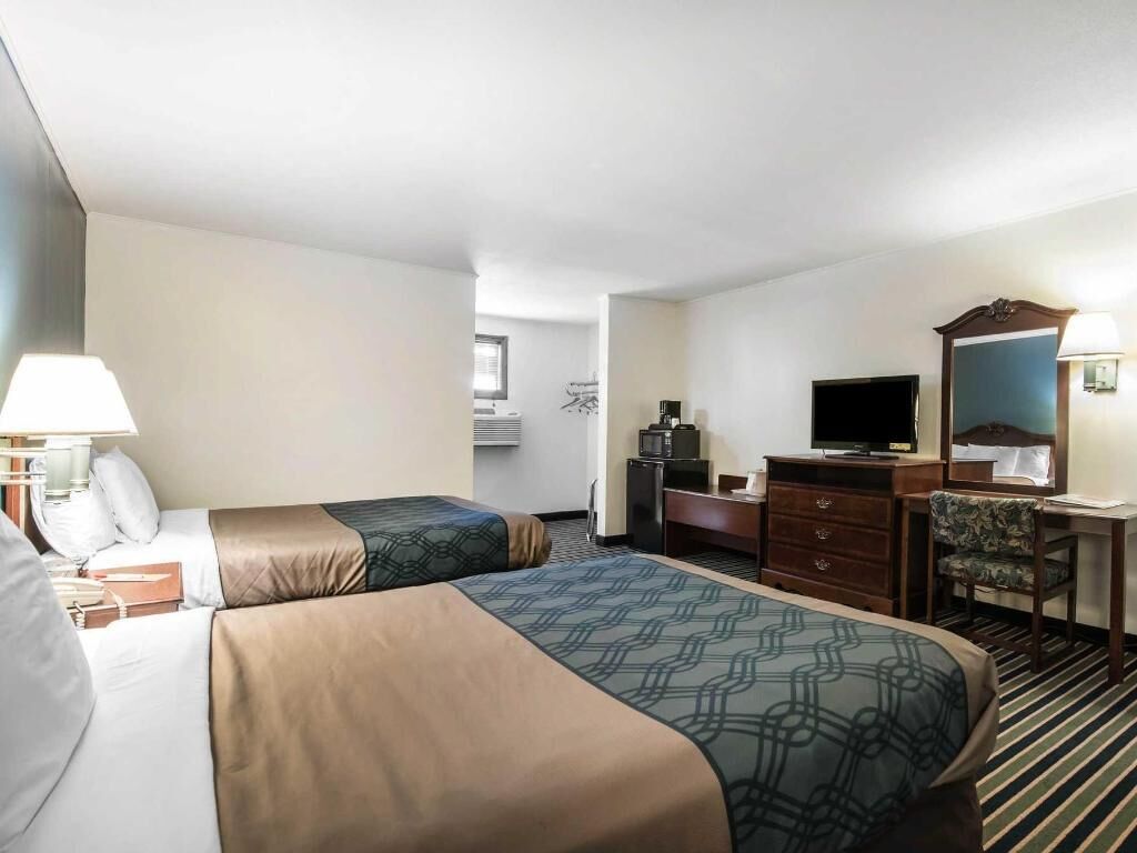 Cribs/infant beds, rollaway beds, free WiFi, bed sheets