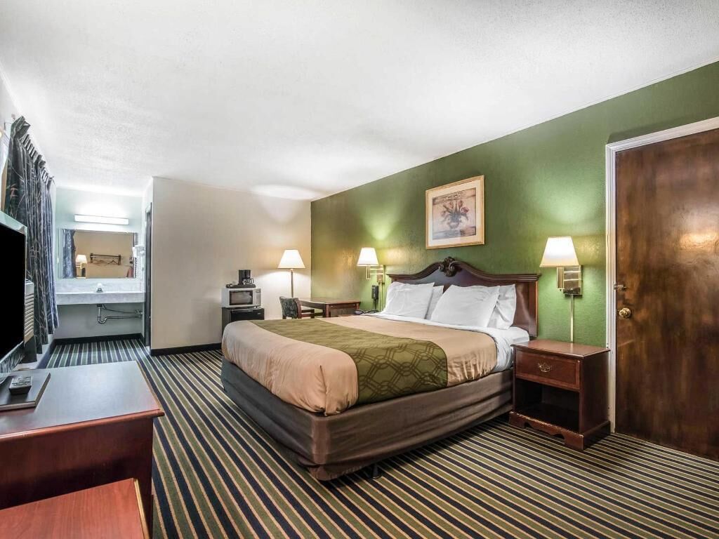 Cribs/infant beds, rollaway beds, free WiFi, bed sheets