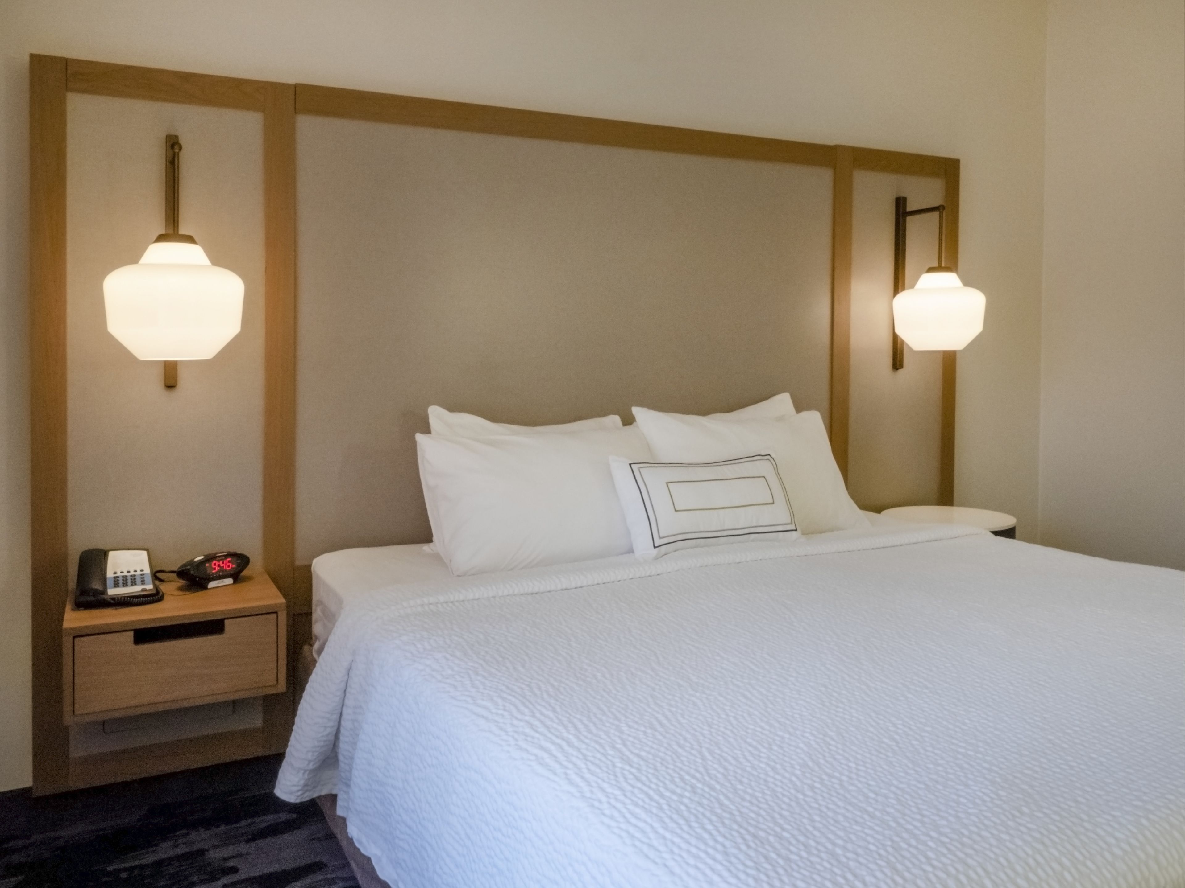 room, 1 king bed | desk, blackout curtains, iron/ironing board, free wifi