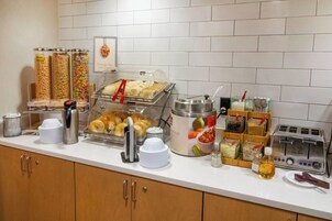 Desayuno continental incluido todos los días