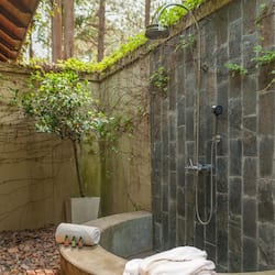 Behandlungsräume für Paare, Sauna, Whirlpool, Körperbehandlungen