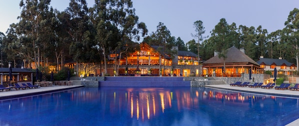 Indoor pool, seasonal outdoor pool, pool umbrellas, sun loungers