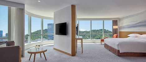 Junior Suite (Living Area Minibar) | 1 bedroom, minibar, in-room safe, desk