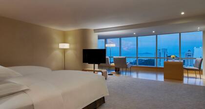 Crowne Plaza Zhuhai City Center by IHG
