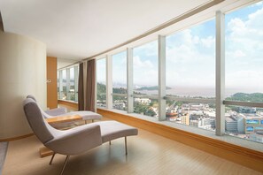 2 Double Standard Sea View Lounge Access