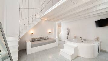 Artemis Suite (Caldera & Sunset View) | Zimmersafe, kostenlose Babybetten, kostenloses WLAN, Bettwäsche