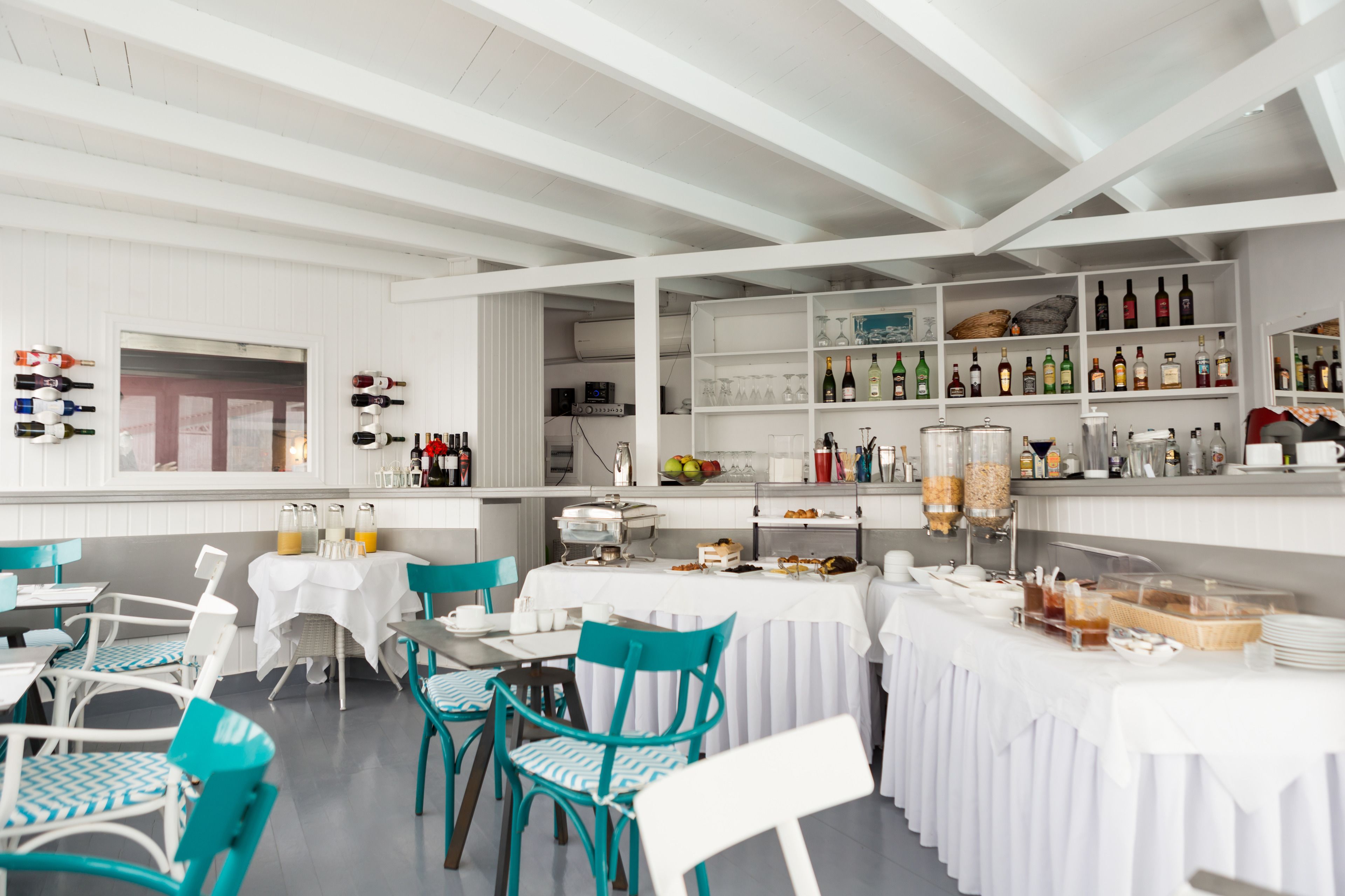 free daily cooked-to-order breakfast