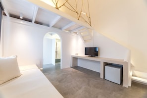 Suite, Patio, Annex Building (Caldera View ) | In-room safe, free WiFi, bed sheets