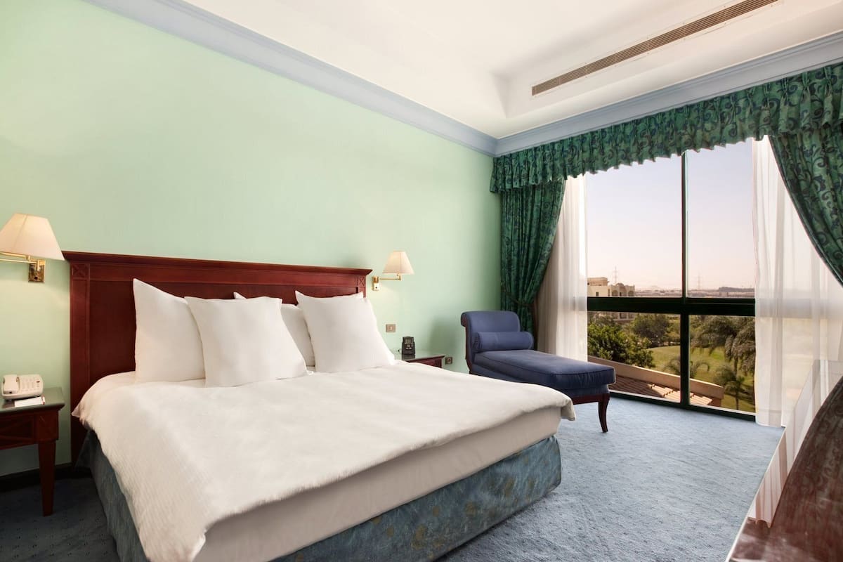 Egyptian cotton sheets, premium bedding, minibar, in-room safe