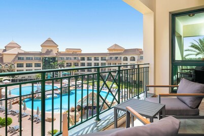 Hilton Pyramids Golf