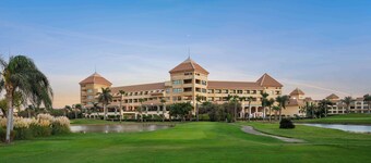 Hilton Pyramids Golf