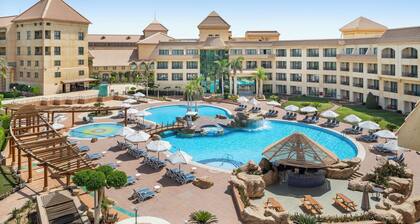 Hilton Pyramids Golf