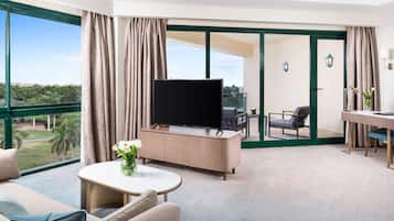 Premier Suite, 1 King Bed | 1 bedroom, Egyptian cotton sheets, premium bedding, minibar