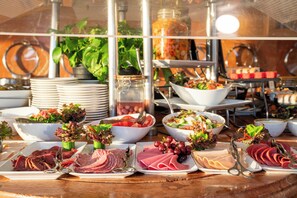 Daily buffet breakfast for a fee