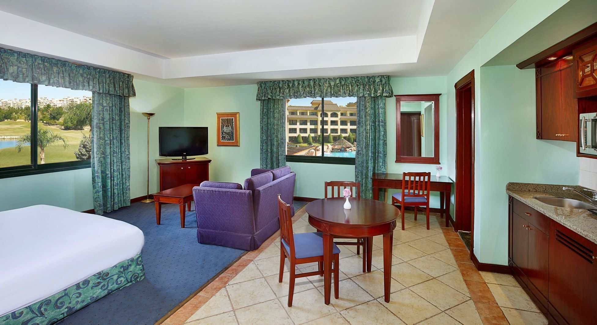 Sábanas de algodón egipcio, ropa de cama de alta calidad y minibar 