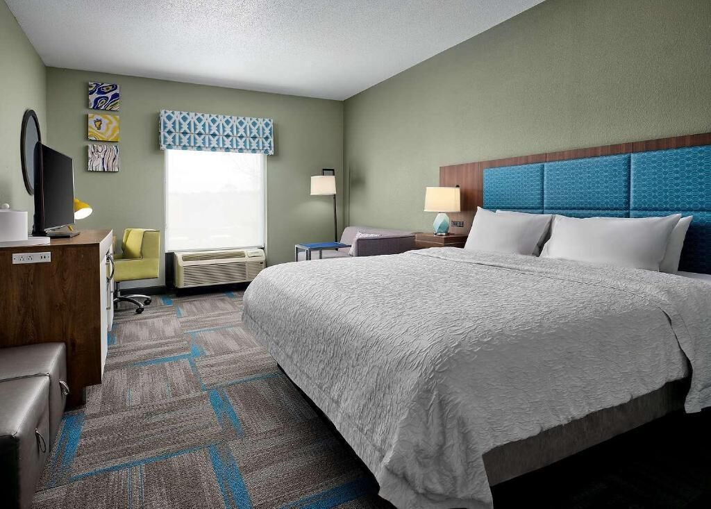 In-room safe, iron/ironing board, free WiFi, bed sheets