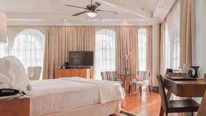 Junior Suite | Premium bedding, down comforters, memory foam beds, minibar - Bahia del Duque (Adeje)