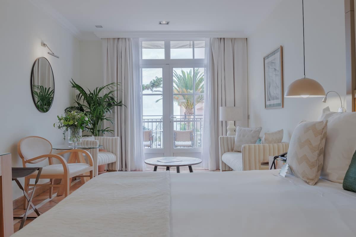 1 bedroom, premium bedding, down duvets, memory-foam beds