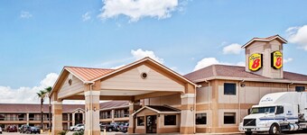 Super 8 by Wyndham Baytown / I-10