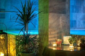 Sauna, hot tub, steam room, Turkish bath/hammam, body treatments