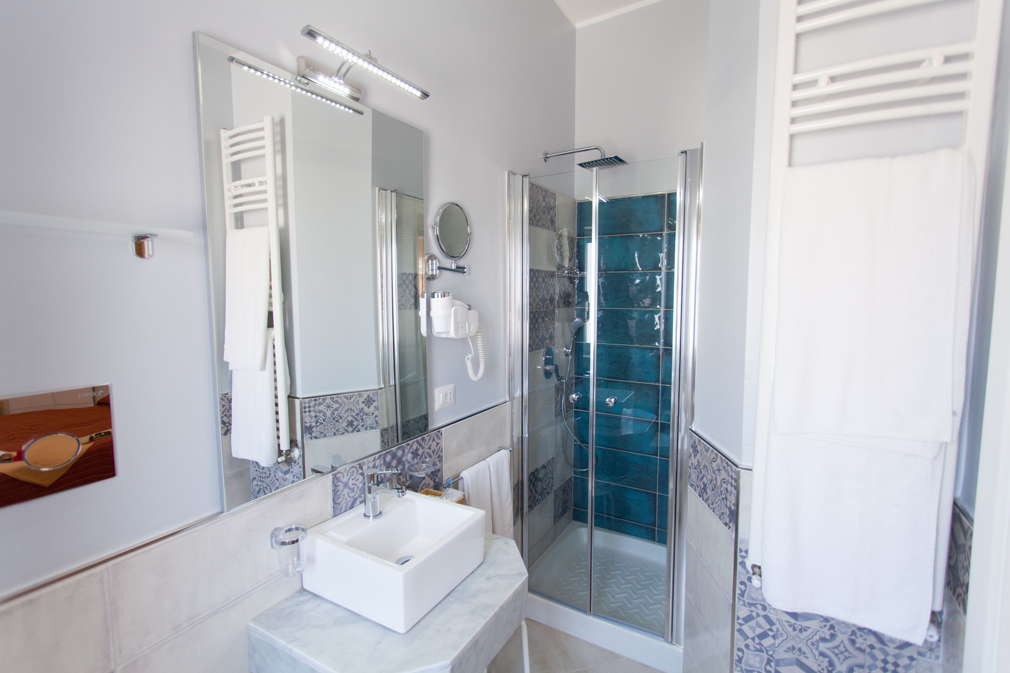 single room | room amenity