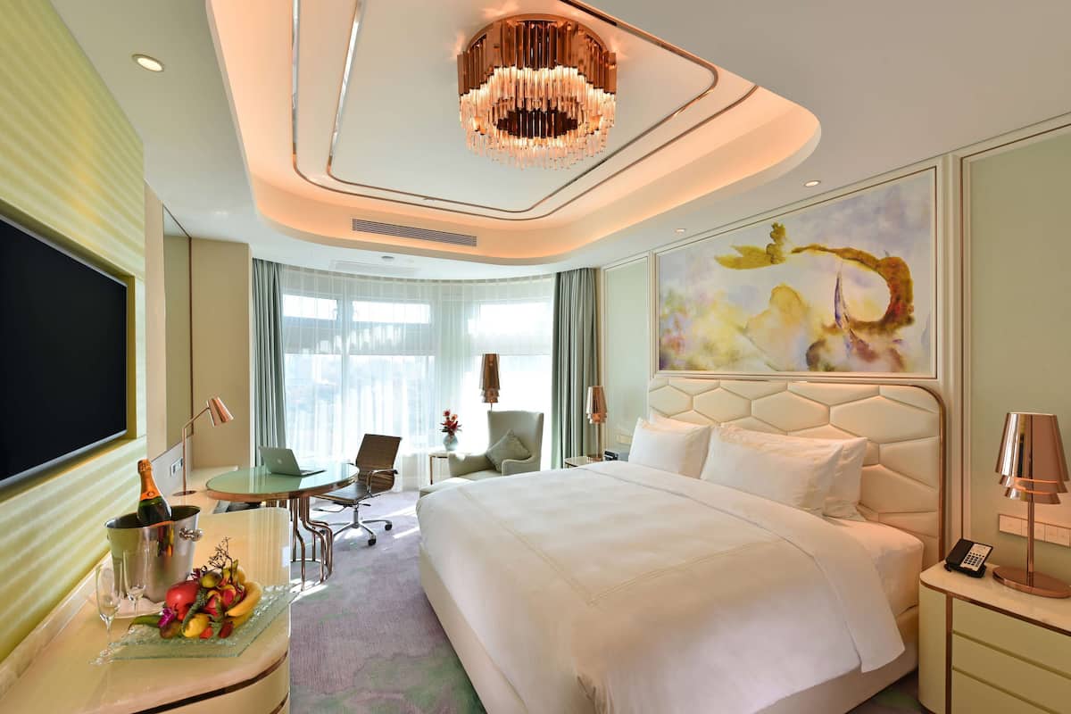 Executive Suite (Collection) | 1 bedroom, premium bedding, minibar, in-room safe