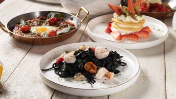 Café da manhã com buffet todos os dias (CNY 219 por pessoa)