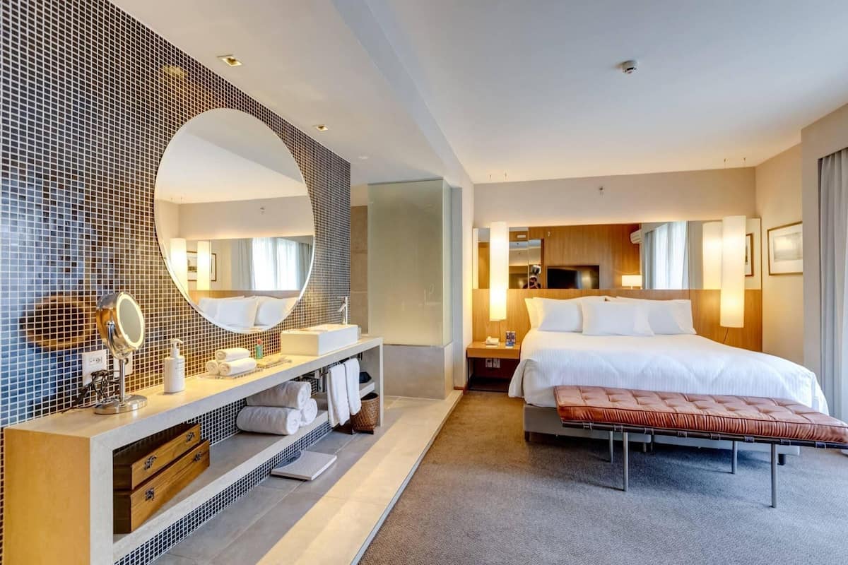 Suite Royal, 1 letto king con divano letto, vista città | Minibar, cassaforte in camera, con stile personalizzato, una scrivania