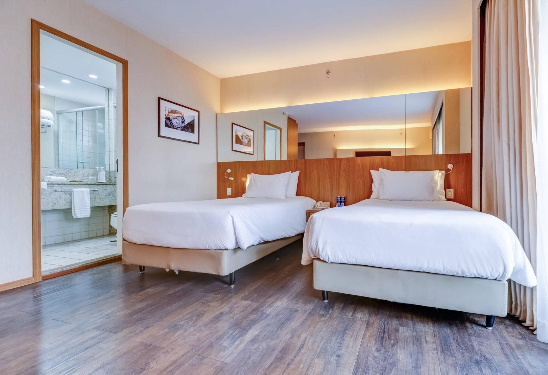 迷你吧、客房内保险箱、特色装修、办公桌