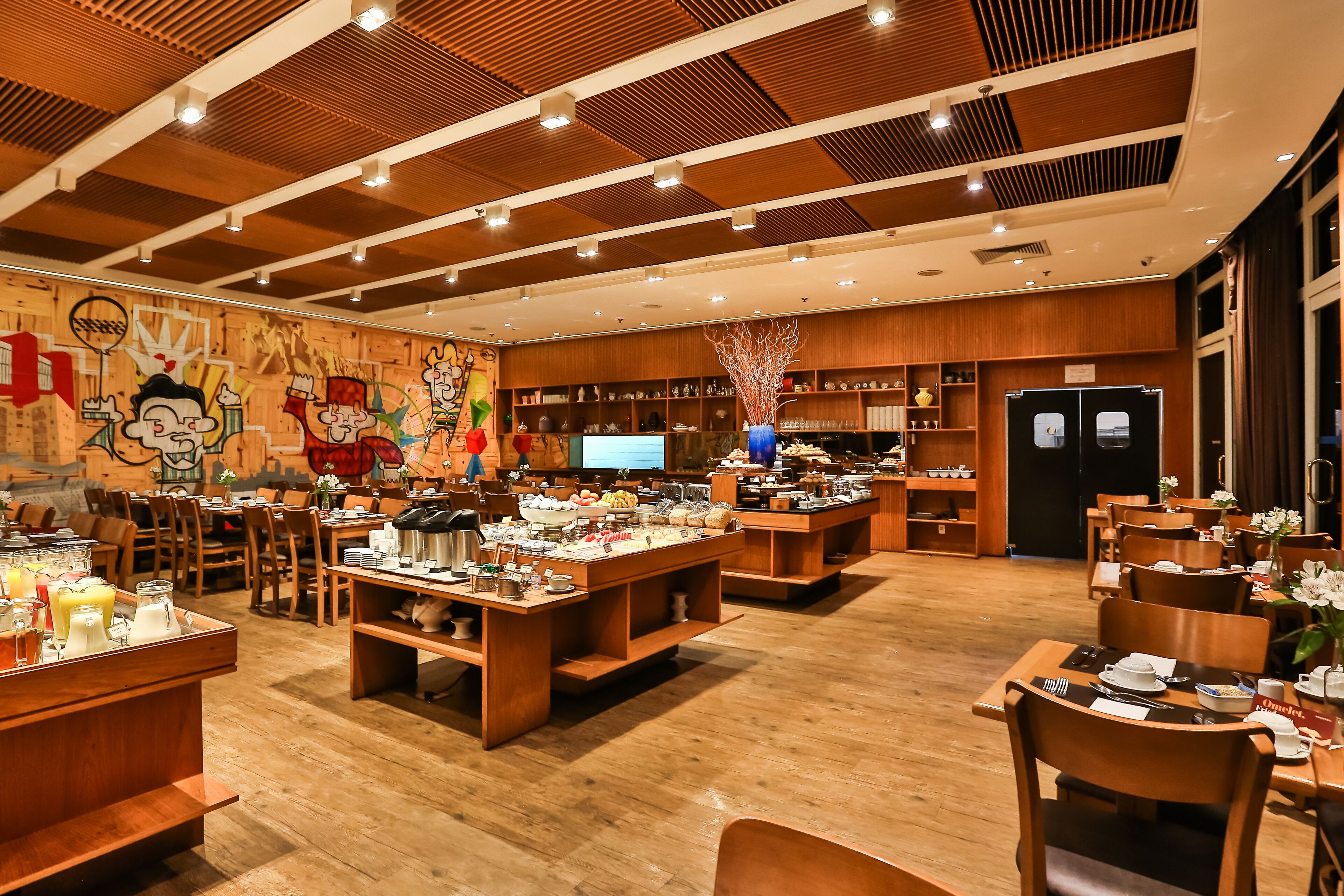 breakfast, lunch and dinner served