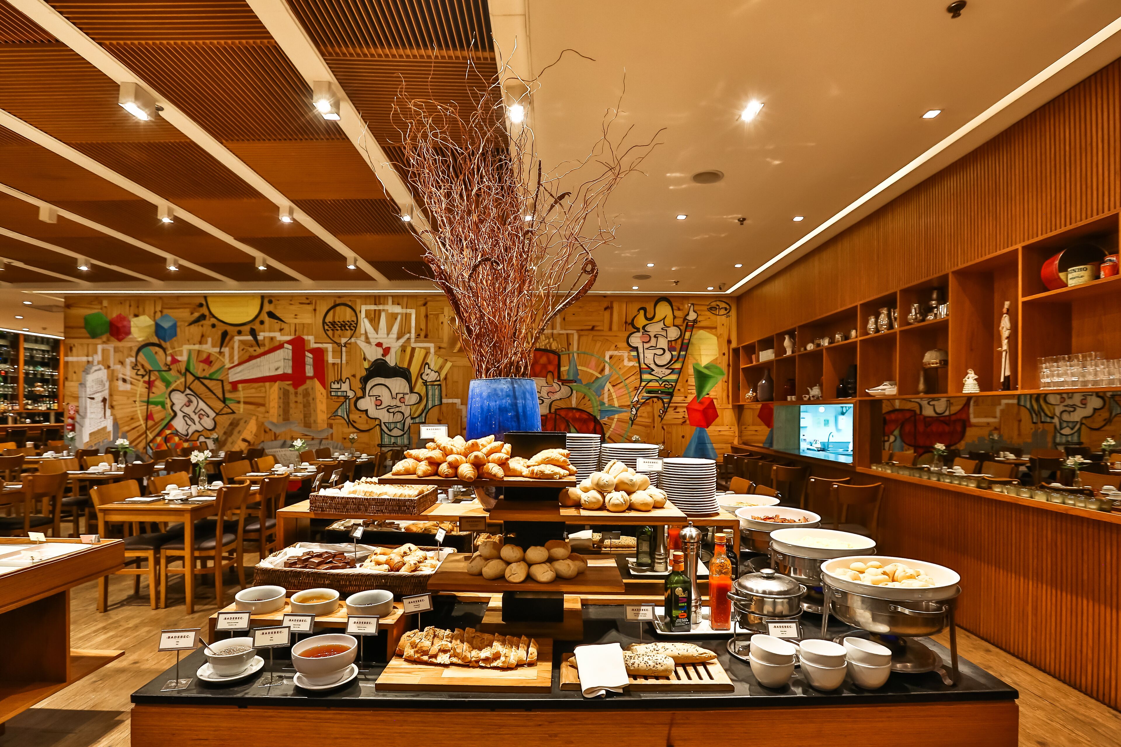 Se ofrece un desayuno bufé todos los días (por un coste adicional)
