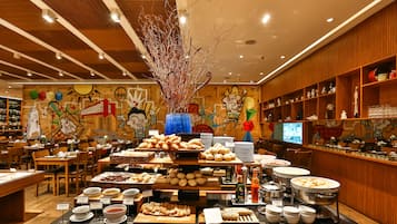 Se ofrece un desayuno bufé todos los días (por un coste adicional)
