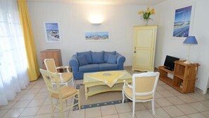 Superior Suite, Terrace | Living room | Flat-screen TV - Le Relais du Val d'Orbieu (Ornaisons)