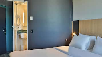 Desk, soundproofing, iron/ironing board, free cots/infant beds