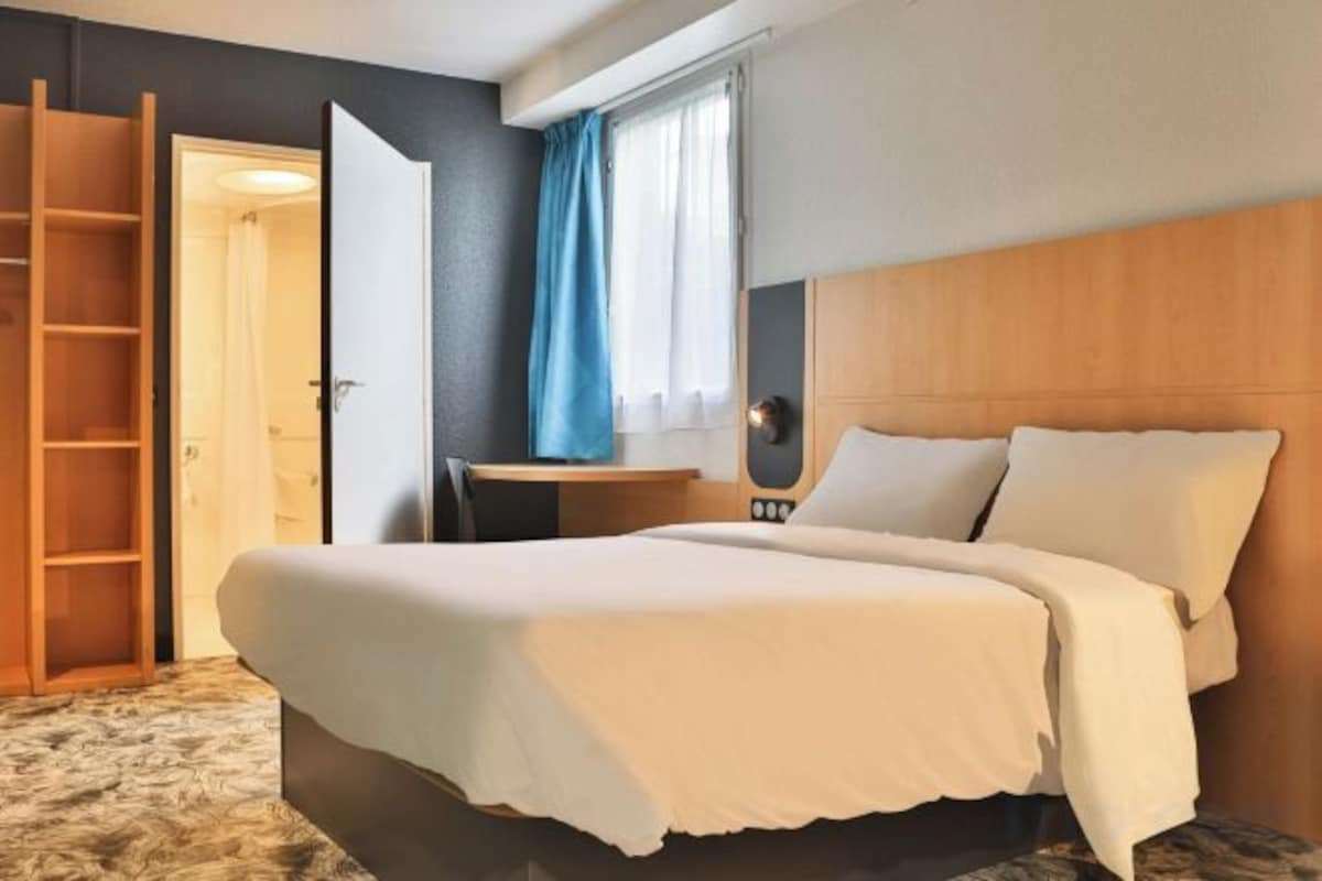 Double Room-Mobility Accessible-Non-Smoking