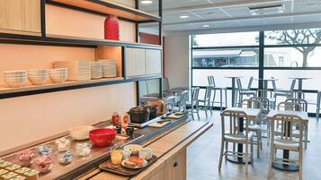 Daily buffet breakfast for a fee