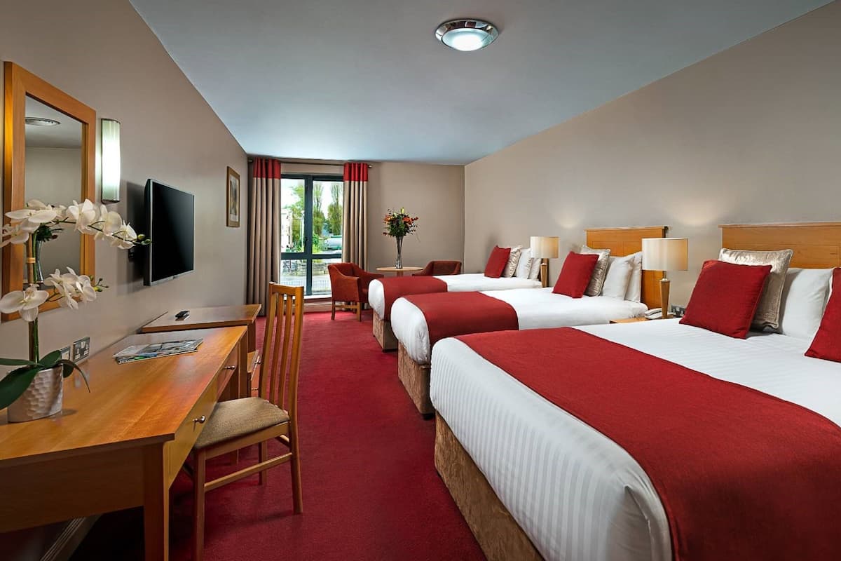 In-room safe, desk, iron/ironing board, free WiFi