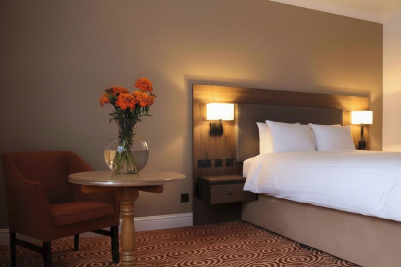 Peti besi dalam bilik, meja, seterika/papan seterika, Wi-fi percuma 