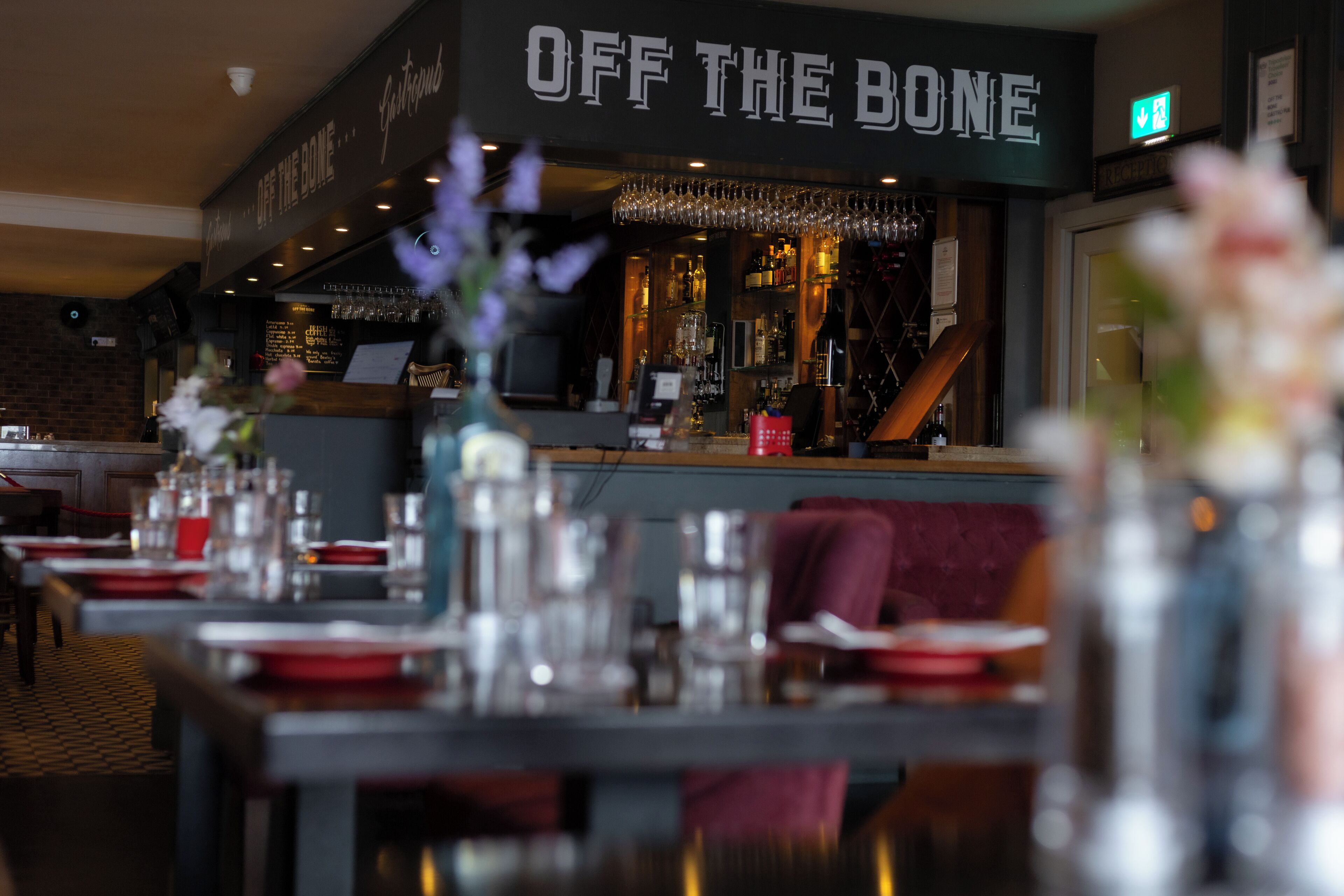 2 restaurants, lunch, dinner served; indian cuisine