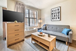 Premium-Zimmer | Eigene Küche | Kühlschrank, Mikrowelle, Herdplatte, Gefrierschrank